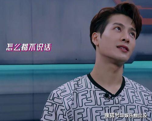 娱乐吃瓜酱王嘉尔,娱乐圈的多面手，从歌手到综艺明星的华丽蜕变
