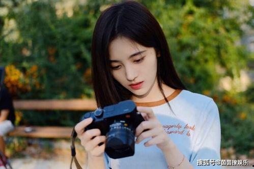 娱乐吃瓜君鞠婧祎,从偶像到明星，颜值与争议并存的人生旅程”
