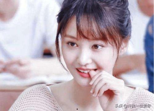 娱乐吃瓜表妹,吃瓜表妹的八卦风云录