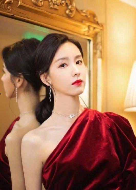 娱乐圈女星吃瓜日常小说,明星们的甜蜜瓜田